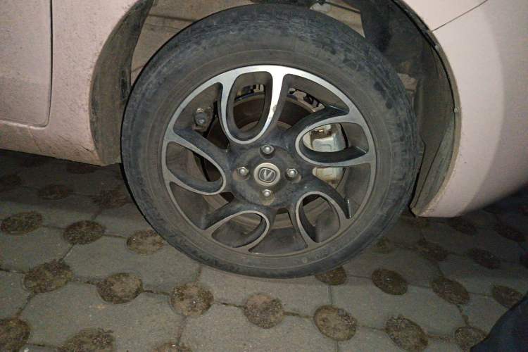 Used CHANGAN OSHAN Benni E-Star 2021 National Edition Colorful Version Lithium Iron Phosphate (31.86 kWh) Right Front Wheel Hub