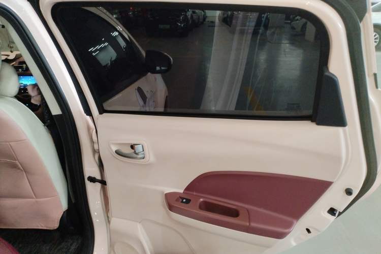 Used CHANGAN OSHAN Benni E-Star 2021 National Edition Colorful Version Lithium Iron Phosphate (31.95 kWh) Right Rear Door Interior