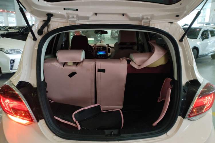 Used CHANGAN OSHAN Benni E-Star 2021 National Edition Colorful Version Lithium Iron Phosphate (31.95 kWh) Trunk