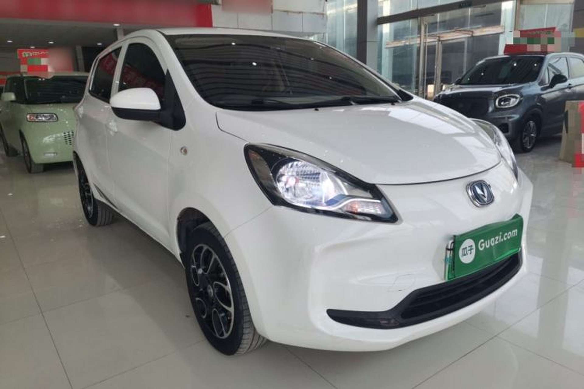Used CHANGAN OSHAN Benni E-Star 2021 National Edition Colorful Version Lithium Iron Phosphate (31.86 kWh) Front Right 45 Deg