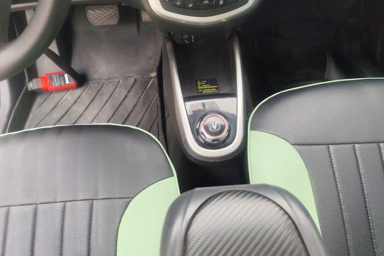 Used CHANGAN OSHAN Benni E-Star 2021 National Edition XinYi Edition Lithium Iron Phosphate (31.86 kWh) Gear Lever