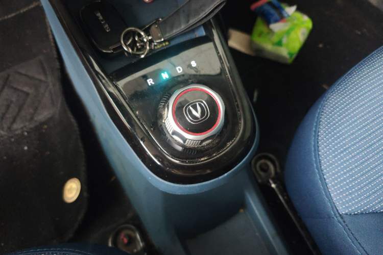 Used CHANGAN OSHAN Benni E-Star 2021 National Edition Colorful Version Lithium Iron Phosphate (31.86 kWh) Gear Lever