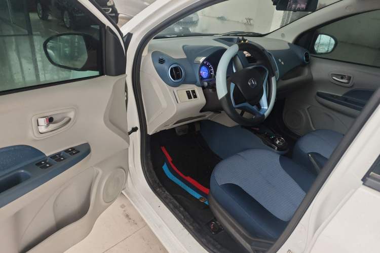 Used CHANGAN OSHAN Benni E-Star 2021 National Edition Colorful Version Lithium Iron Phosphate (31.86 kWh) Interior 3