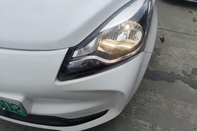 Used CHANGAN OSHAN Benni E-Star 2021 National Edition XinYi Edition Lithium Iron Phosphate (31.86 kWh) Left Front Headlight