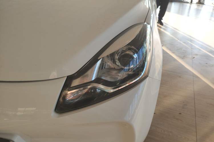 Used CHANGAN OSHAN Benni E-Star 2021 National Edition Xin Yue Version Lithium Iron Phosphate (31.86 kWh) Left Front Headlight