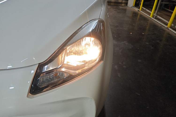 Used CHANGAN OSHAN Benni E-Star 2021 National Edition Xin Yue Version Lithium-Ion Battery Left Front Headlight