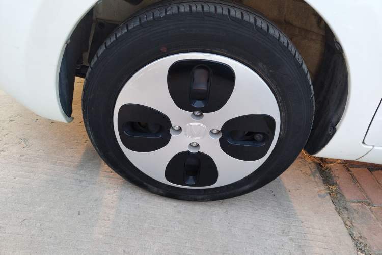 Used CHANGAN OSHAN Benni E-Star 2021 National Edition Xinyue Version (Fast-Charging Edition) Lithium NMC Left Front Wheel Hub