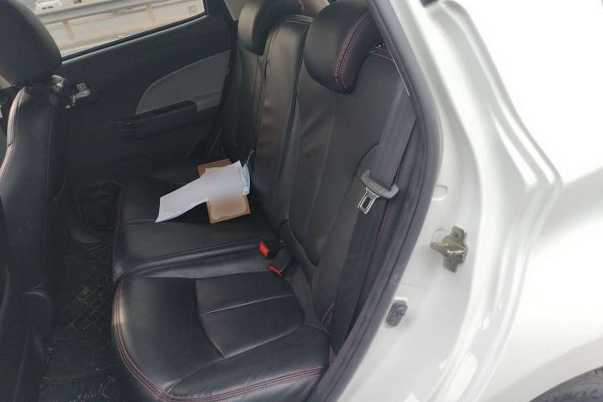 Used CHANGAN OSHAN Benni E-Star 2021 National Edition Xinyi Version (Fast-Charging Edition) Lithium Iron Phosphate (31.18 kWh) Left Rear Seat