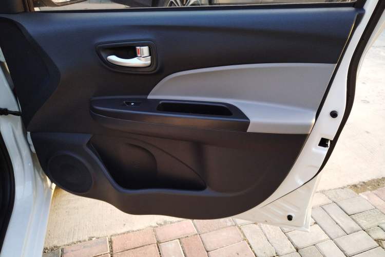 Used CHANGAN OSHAN Benni E-Star 2021 National Edition Xinyue Version (Fast-Charging Edition) Lithium NMC Right Front Door Interior