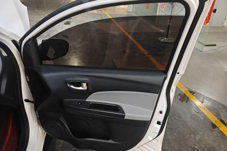 Used CHANGAN OSHAN Benni E-Star 2021 National Edition Xin Yue Version Lithium-Ion Battery Right Front Door Interior