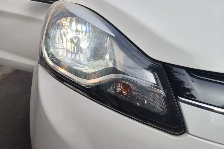 Used CHANGAN OSHAN Benni E-Star 2021 National Edition Xin Yue Version Lithium Iron Phosphate (31.18 kWh) Right Front Headlight