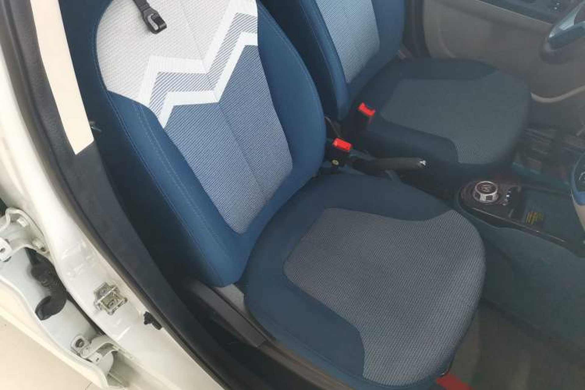 Used CHANGAN OSHAN Benni E-Star 2021 National Edition Colorful Version Lithium Iron Phosphate (31.86 kWh) Right Front Seat