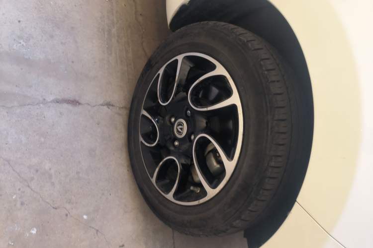 Used CHANGAN OSHAN Benni E-Star 2021 National Edition Xinyi Edition Lithium Iron Phosphate (31.18 kWh) Right Front Wheel Hub
