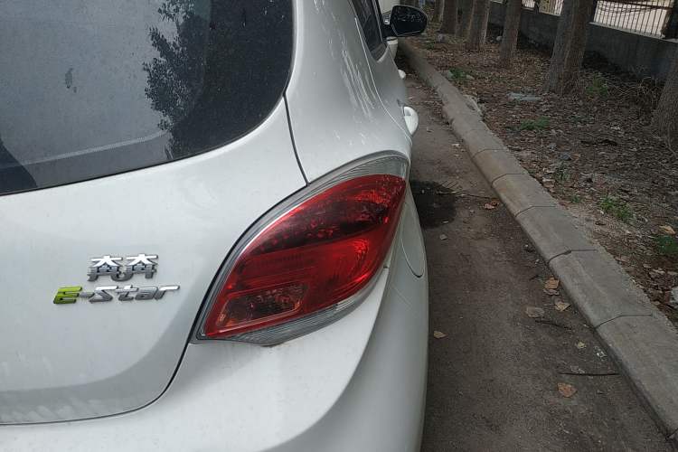 Used CHANGAN OSHAN Benni E-Star 2021 National Edition Xinyue Version (Fast-Charging Edition) Lithium NMC Right Rear Taillight