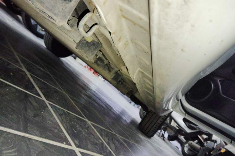 Used CHANGAN OSHAN Benni E-Star 2021 National Edition Xin Yue Version Lithium-Ion Battery Right Side Sill