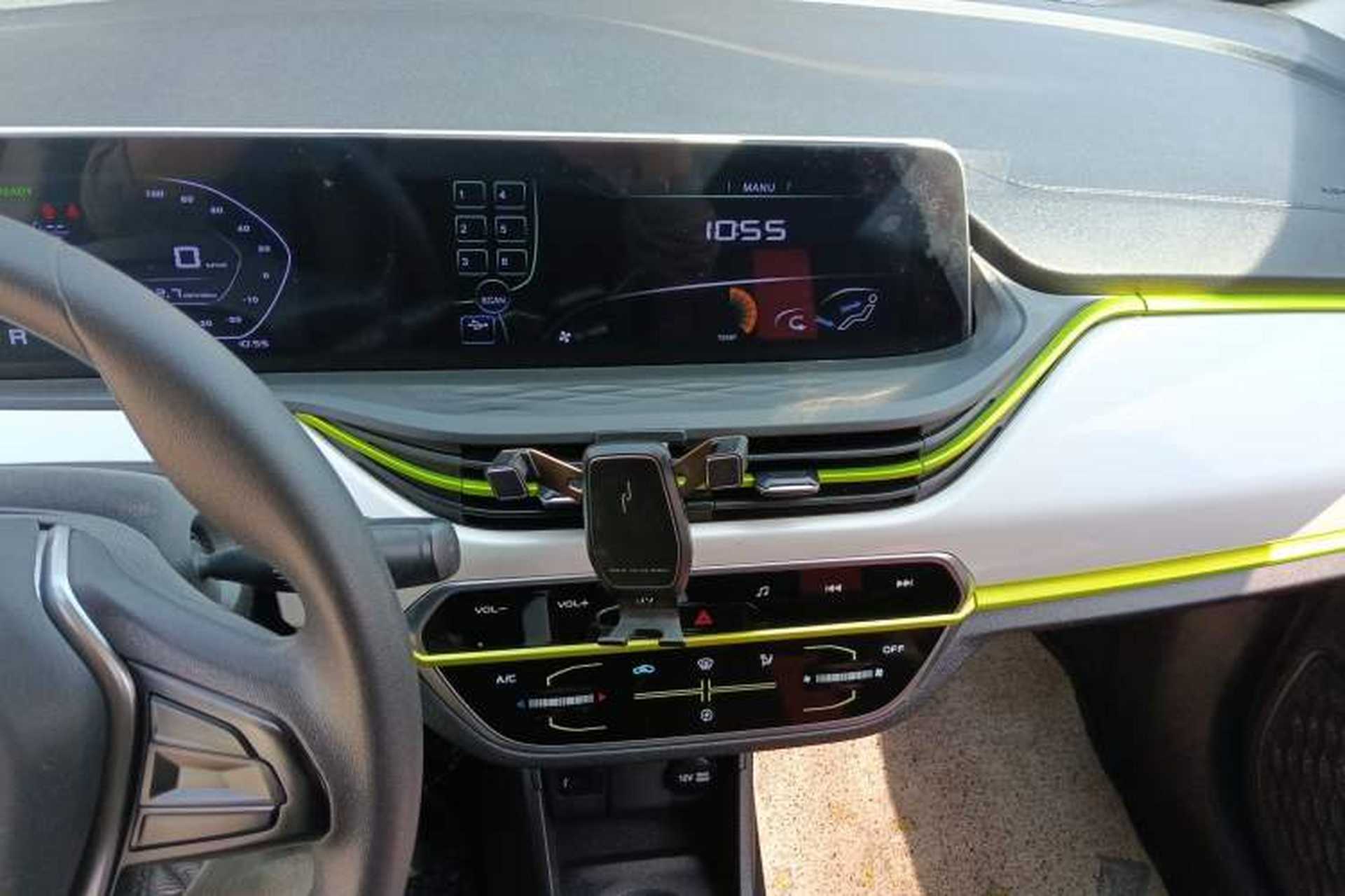 Used CHANGAN OSHAN Benni E-Star 2022 Qingxin Edition Colorful Model Lithium Iron Phosphate Audio And AC Panel