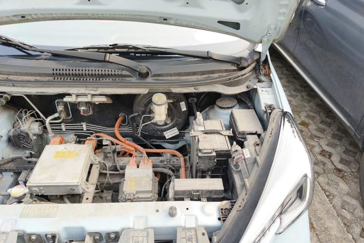 Used CHANGAN OSHAN Benni E-Star 2022 Charming Edition Colorful Model Lithium Iron Phosphate Engine Bay Left