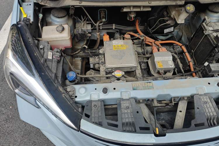 Used CHANGAN OSHAN Benni E-Star 2022 Charming Edition Colorful Model Lithium-Ion Battery Engine Bay Right