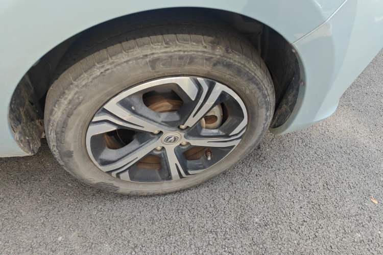 Used CHANGAN OSHAN Benni E-Star 2022 Charming Edition Colorful Model Lithium-Ion Battery Right Front Wheel Hub