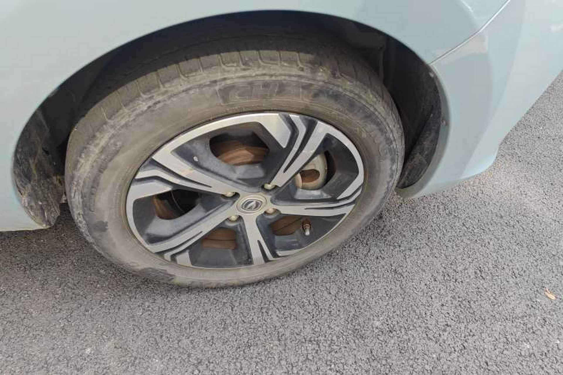 Used CHANGAN OSHAN Benni E-Star 2022 Charming Edition Colorful Model Lithium-Ion Battery Right Front Wheel Hub