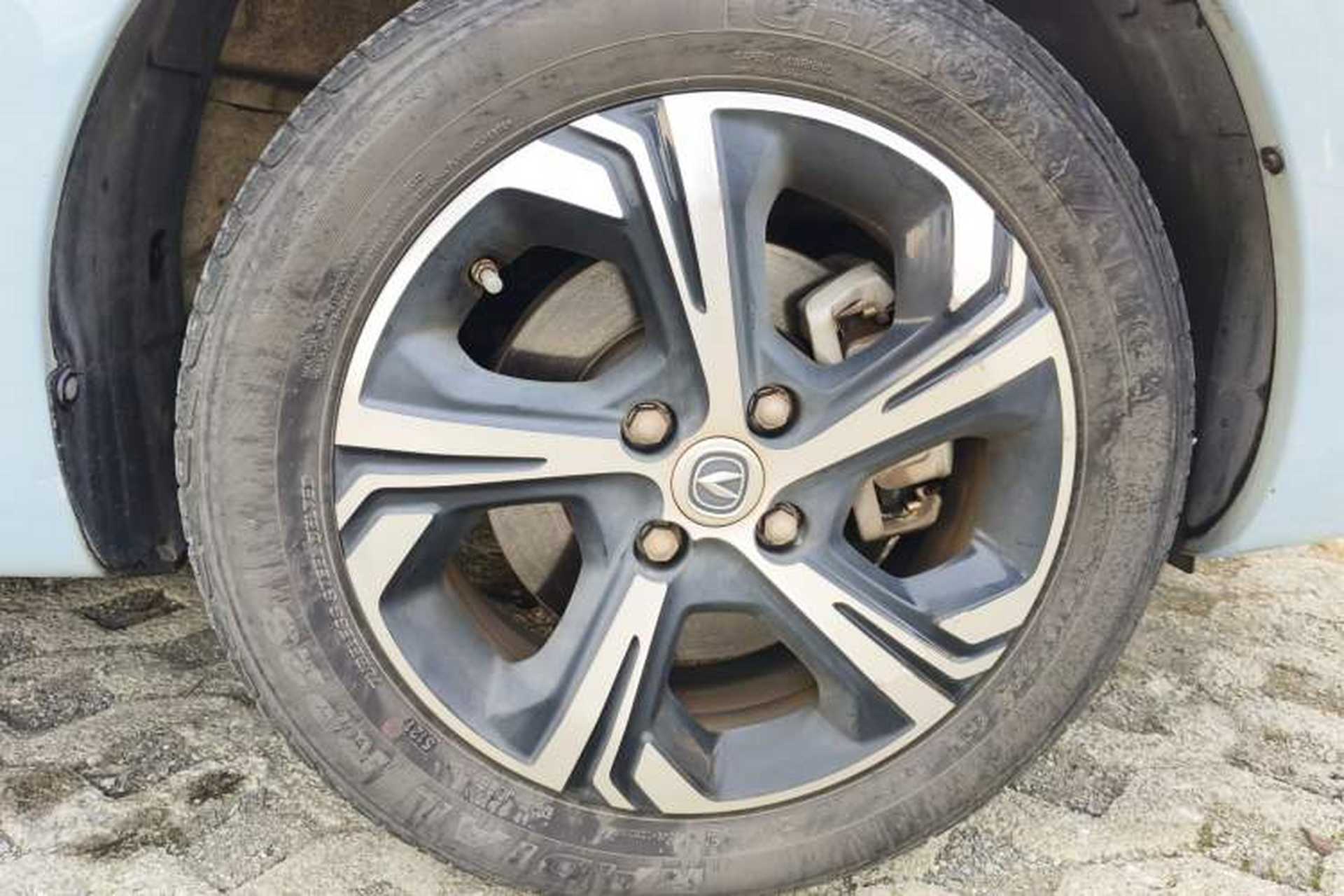Used CHANGAN OSHAN Benni E-Star 2022 Charming Edition Colorful Model Lithium Iron Phosphate Right Front Wheel Hub
