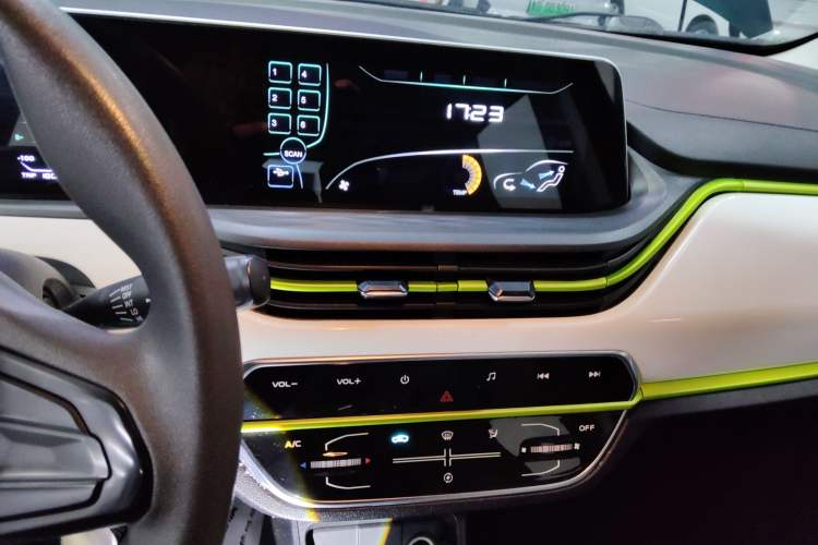 Used CHANGAN OSHAN Benni E-Star 2022 Qingxin Edition Colorful Model Lithium-NMC Audio And AC Panel