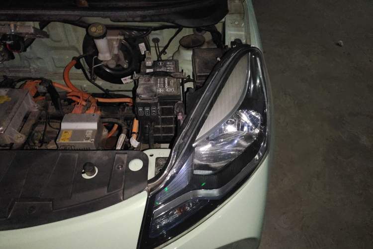 Used CHANGAN OSHAN Benni E-Star 2022 National Edition Colorful Limited Edition (Fast-Charging Version) Lithium Iron Phosphate Engine Bay Left