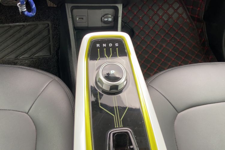 Used CHANGAN OSHAN Benni E-Star 2022 Charming Edition Colorful Model Lithium-Ion Battery Gear Lever