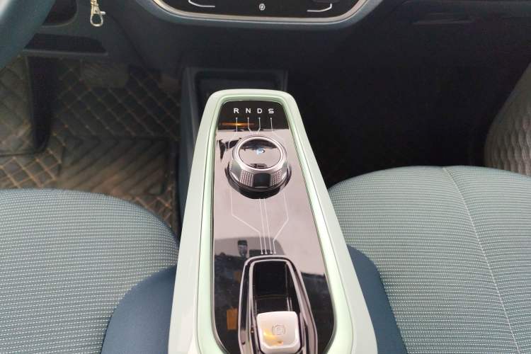 Used CHANGAN OSHAN Benni E-Star 2022 Qingxin Edition Colorful Model Lithium Iron Phosphate Gear Lever
