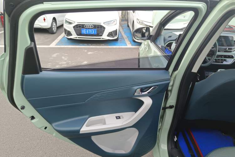 Used CHANGAN OSHAN Benni E-Star 2022 Qingxin Edition Colorful Model Lithium Iron Phosphate Left Rear Door Interior