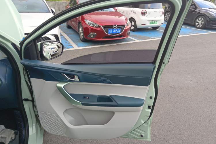 Used CHANGAN OSHAN Benni E-Star 2022 Qingxin Edition Colorful Model Lithium Iron Phosphate Right Front Door Interior