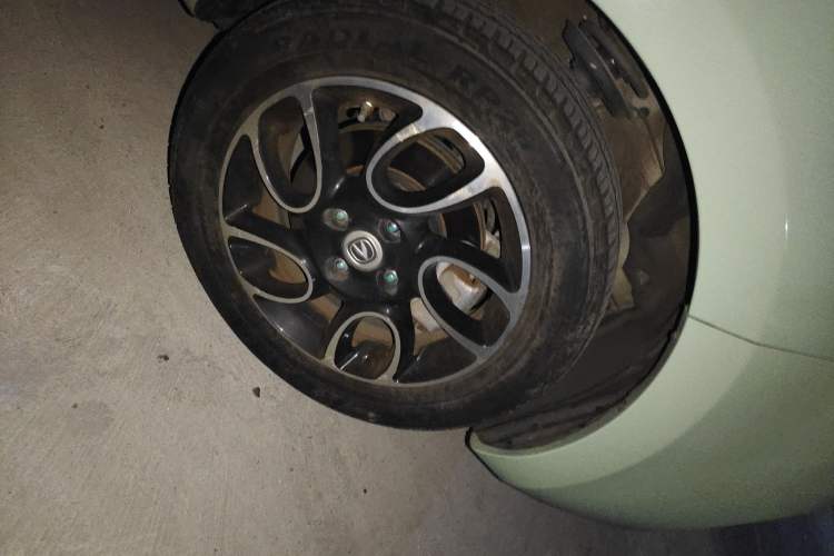 Used CHANGAN OSHAN Benni E-Star 2022 National Edition Colorful Limited Edition (Fast-Charging Version) Lithium Iron Phosphate Right Front Wheel Hub