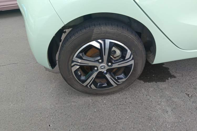 Used CHANGAN OSHAN Benni E-Star 2022 Qingxin Edition Colorful Model Lithium Iron Phosphate Right Rear Wheel Hub