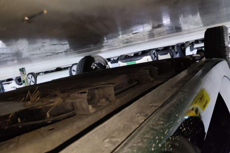 Used CHANGAN OSHAN Benni E-Star 2022 Qingxin Edition Colorful Model Lithium-NMC Right Side Sill