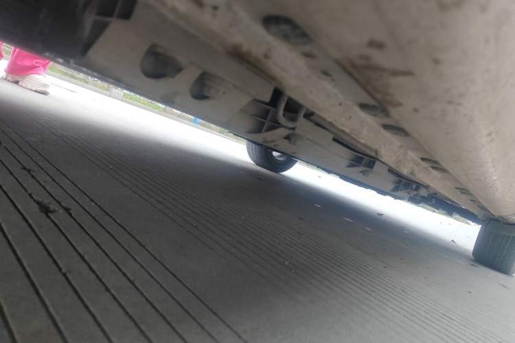 Used CHANGAN OSHAN Benni E-Star 2022 Qingxin Edition Colorful Model Lithium Iron Phosphate Chassis Rear Right