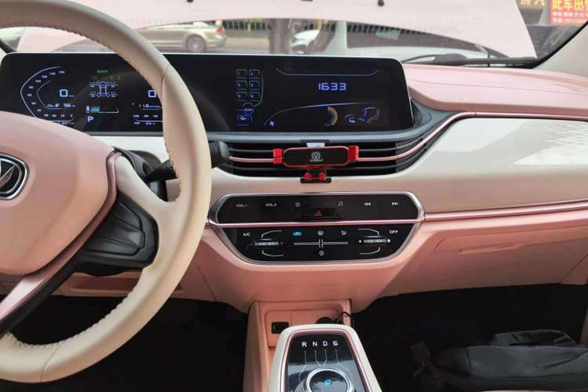 Used CHANGAN OSHAN Benni E-Star 2022 Qingxin Edition Colorful Model Lithium Iron Phosphate Audio And AC Panel