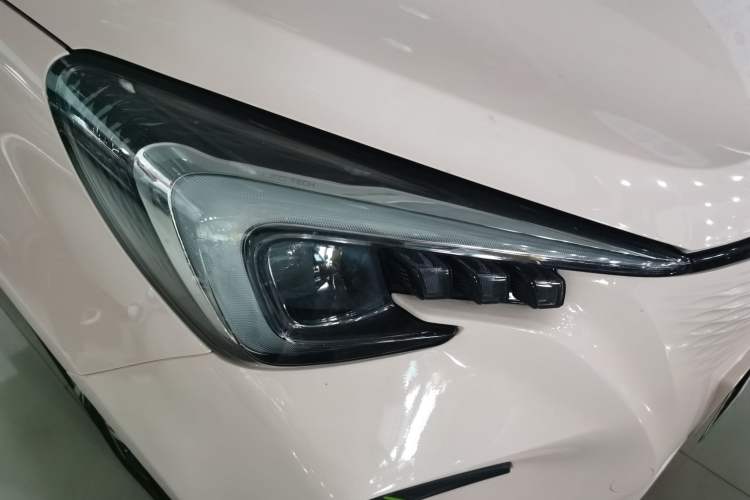Used CHANGAN OSHAN Benni E-Star 2022 Qingxin Edition Colorful Model Lithium Iron Phosphate Right Front Headlight