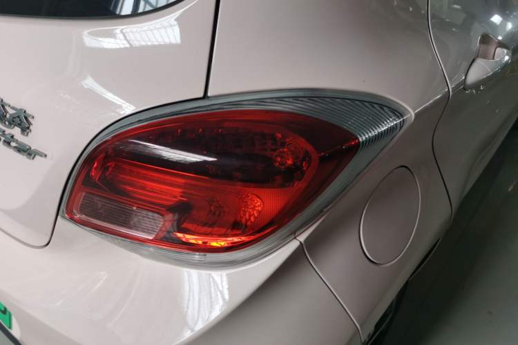 Used CHANGAN OSHAN Benni E-Star 2022 Qingxin Edition Colorful Model Lithium Iron Phosphate Right Rear Taillight