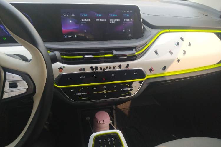 Used CHANGAN OSHAN Benni E-Star 2022 Charming Edition Colorful Model Lithium Iron Phosphate Audio And AC Panel