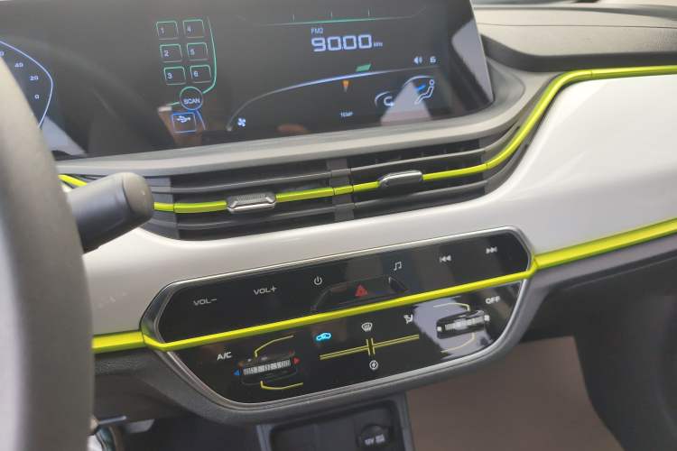 Used CHANGAN OSHAN Benni E-Star 2022 Qingxin Edition Colorful Model Lithium Iron Phosphate Audio And AC Panel