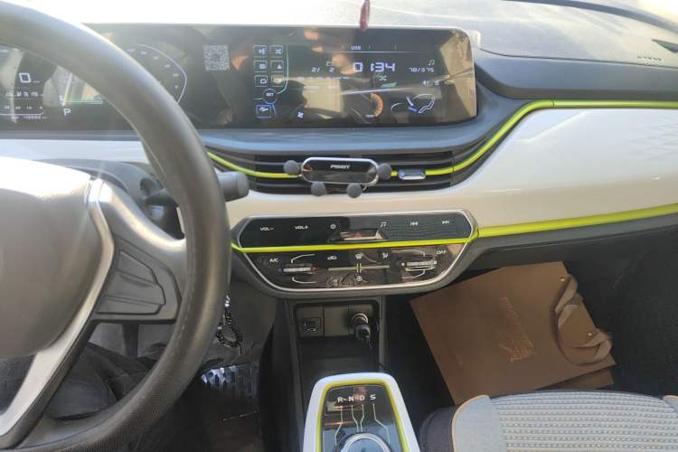 Used CHANGAN OSHAN Benni E-Star 2022 Qingxin Edition Colorful Model Lithium Iron Phosphate Audio And AC Panel