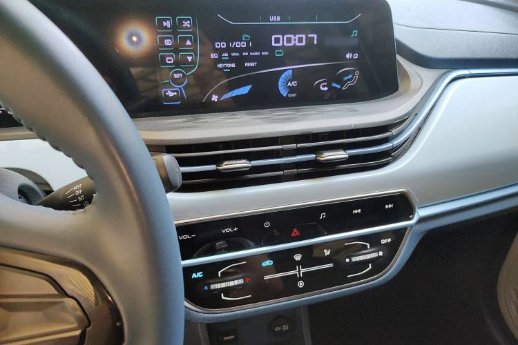 Used CHANGAN OSHAN Benni E-Star 2022 Qingxin Edition Colorful Model Lithium Iron Phosphate Audio And AC Panel