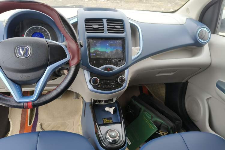 Used CHANGAN OSHAN Benni E-Star 2022 National Edition Colorful Limited Edition (Fast-Charging Version) Lithium Iron Phosphate Audio And AC Panel