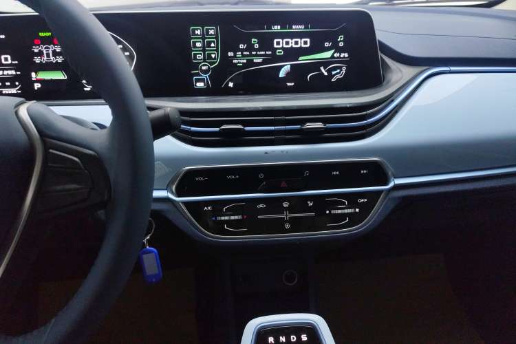Used CHANGAN OSHAN Benni E-Star 2022 Qingxin Edition Colorful Model Lithium Iron Phosphate Audio And AC Panel