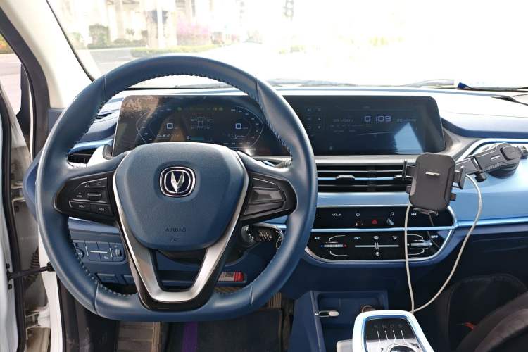 Used CHANGAN OSHAN Benni E-Star 2022 Qingxin Edition Colorful Model Lithium-NMC Center Console