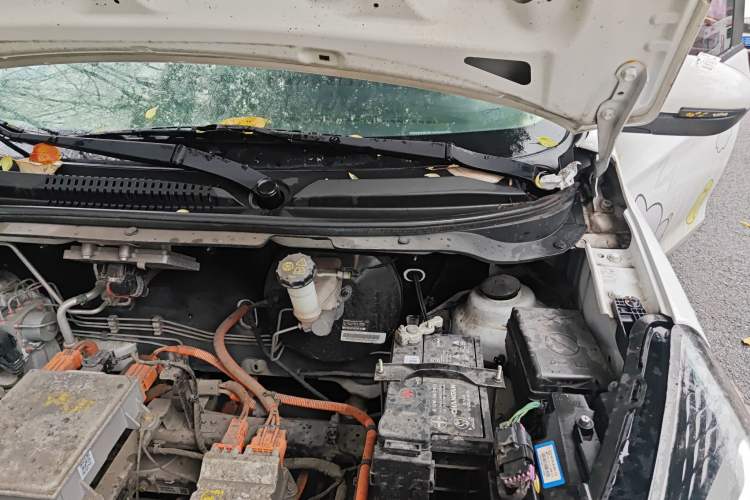 Used CHANGAN OSHAN Benni E-Star 2022 Qingxin Edition Colorful Model Lithium-NMC Engine Bay Left