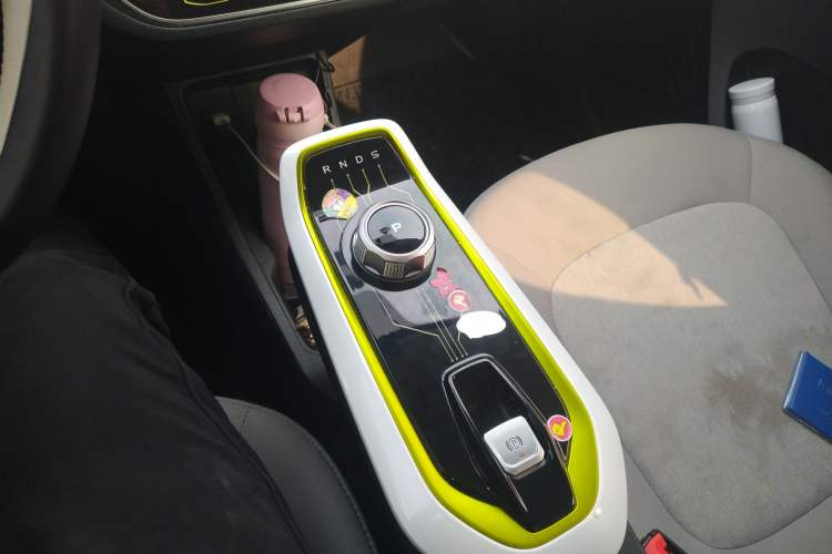 Used CHANGAN OSHAN Benni E-Star 2022 Charming Edition Colorful Model Lithium Iron Phosphate Gear Lever