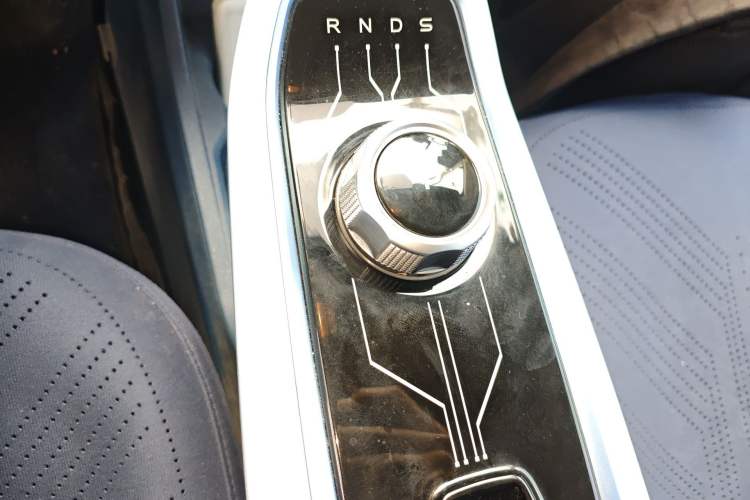 Used CHANGAN OSHAN Benni E-Star 2022 Qingxin Edition Colorful Model Lithium-NMC Gear Lever