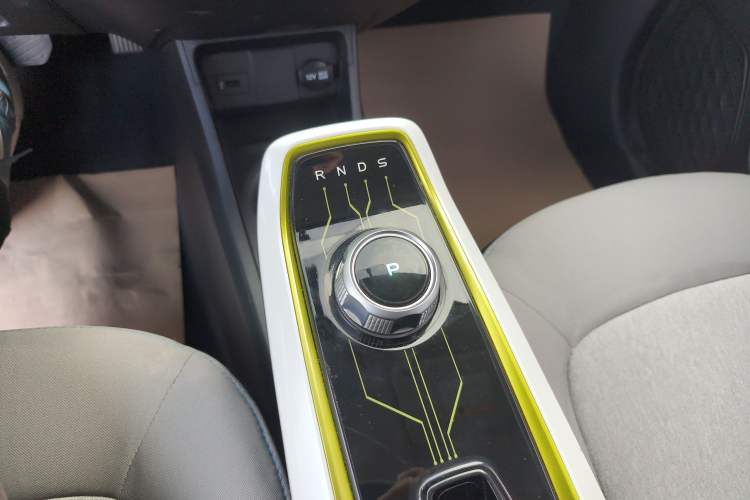 Used CHANGAN OSHAN Benni E-Star 2022 Qingxin Edition Colorful Model Lithium Iron Phosphate Gear Lever