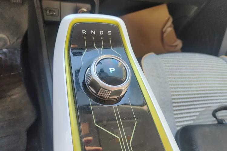 Used CHANGAN OSHAN Benni E-Star 2022 Qingxin Edition Colorful Model Lithium Iron Phosphate Gear Lever